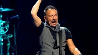 Bruce Springsteen opens up about struggle with depression
