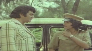 NTR Recognize Jayaprada In Car Driver Getup Love Scene || Challenge Ramudu Movie