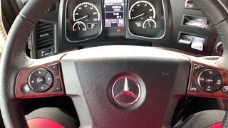 Mercedes-Benz Actros MP4 LKW Das Cockpit im Detail eines MB (neuer Actros) Trucker Anleitung