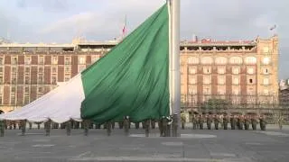 IZAMIENTO DE BANDERA CON EL TENIENTE CORONEL HUMBERTO ORTEGA, LOS ROSTROS DE NUESTRA CIUDAD