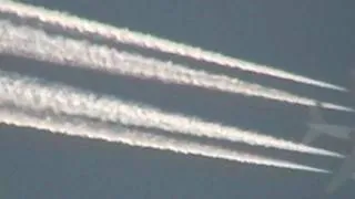 Emirates A380 A6-EDA contrails over Bucharest - March 2010