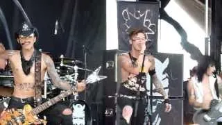 Black Veil Brides - Shadows Die - Live 8-3-13 Vans Warped Tour