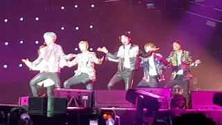 181020 BTS Love Yourself Concert Paris - Airplane pt.2 (Pt. 11)