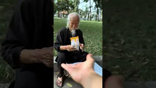 Homeless Old Man Picks Up Bread On The Road And Has A Delicious Ending #shorts #kindness #help