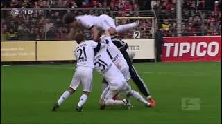 Mario Gomez missglückter Torjubel Freiburg - Bayern München 19.03.2011