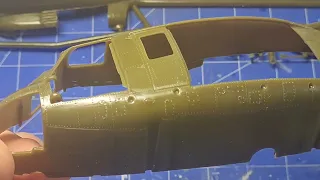 Unboxing Revell Bell UH 1D 1:32 (Herresflieger) 1969.