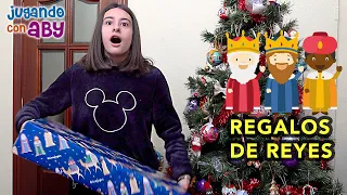 ABY abre sus REGALOS DE REYES MAGOS y se emociona mucho