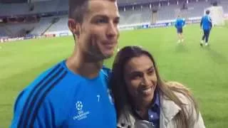 Marta, la cinco veces ganadora del FIFA World Player, visitó a sus ídolos en Malmö
