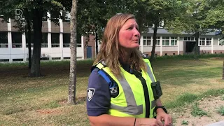 Een chauffeur heeft zijn vrachtwagen op de openbare weg geparkeerd, dat is niet de bedoeling.