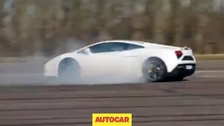 What happens to a Lamborghini Gallardo when you switch traction control off?