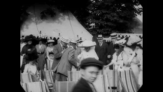 Spectators at sporting event in Kent (1913)