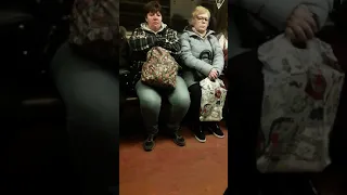 Русские  голые красавицы в метро