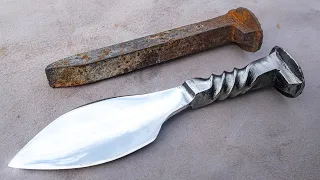 An Incredibly Sharp Spiral Knife Made Of An Old And Rusty Chisel!