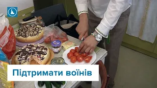 Волонтерка з Дніпра Анна готує домашню їжу для бійців шпиталю