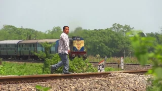 [IRFCA] Alco WDM3A Chugging and Speeding with Sifhung passenger at a curve!!