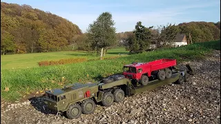 Cross RC BC8 Mammoth/ The Russian MAZ537 with the low loader T247 at work with a MAN RC 4WD