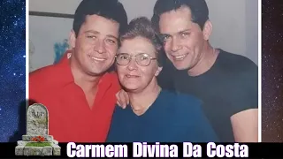 Túmulo e homenagem a Dona Carmem, mãe dos cantores Leandro e Leonardo.