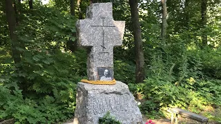 Могила Алексея Балабанова. Установили новый памятник.