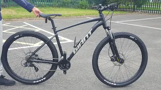 2021 Giant Talon 3 Hardtail Mountain Bike in METALLIC BLACK! Close Up Review & Test Ride (Large)