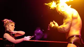 ALEXA BLISS RETURNS TO RAW AND THROWS A FIREBALL AT RANDY ORTON! WWE RAW