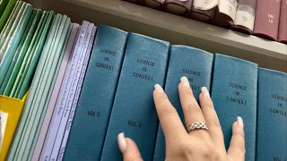 ASMR in Public ! Library Tapping + Scratching 📚