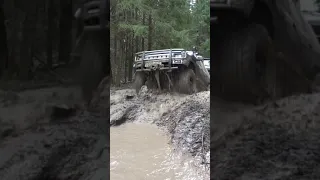 Непобедимый Toyota 4Runner легко обходит там где все застревали 💪😎#shorts