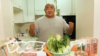 The 10,000-Calorie Diet: This is What Sumo Wrestlers Eat