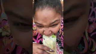 The way lizzo EATS 😋😋