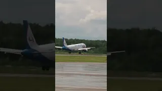 Красивая посадка на Airbus A320 Уральских авиалиний в аэропорту Домодедово 👏