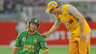 Hit wicket! Tait thunderbolt smashes into de Villiers' hip