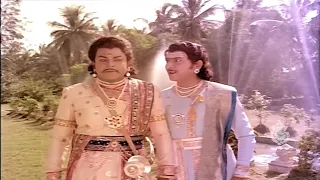 King Honored To Kālidāsa | Dr.Rajkumar Best Scenes from Kaviratna Kalidasa Kannada Movie