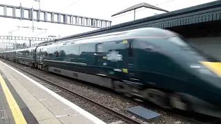 IET passing through Didcot Parkway