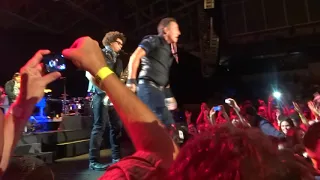 Bruce Springsteen & ESB Cape Town Spirit in The Night crowd surf 28 1 14