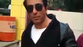 Sonu Sood Celebrating Simmba Movie Success At Tea Stall