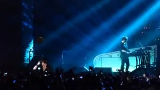 Indochine - Mao Boy (Piano) @ Palais 12 Bruxelles 12-03-2014