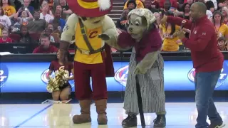 Moondog performs a special dunk for his mother on Mother's Day