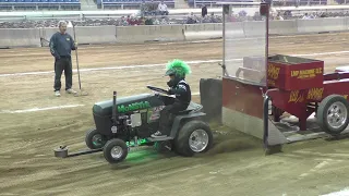 Tractor Pulling 5,000 Govern Tractors Classes 1 & 2 Pulling In Session 1 Action Keystone Nationals