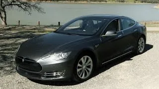 Tesla Model S can be a boat, Elon Musk says (CNET Update)