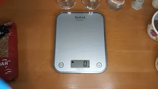 Демонстрация работы кухонных весов Tefal BC5004V1