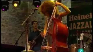 Esperanza Spalding. 'I Know You Know & Smile Like That' Live in San Sebastian july 23, 2009