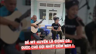 Nghệ sĩ guitar Thanh Điền bất ngờ trước giọng ca vọng cổ cao vút của Bé Mỹ Huyền Hồng Ngự