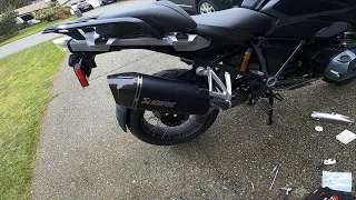 2022 BMW R1250GS Stock Exhaust vs Akropovic