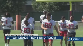Cade Otton a leader in the tight end room