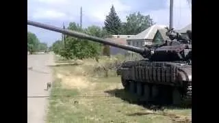 Подбитый Т-64, командир танка убил экипаж.