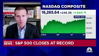 S&P 500 closes at fresh record high