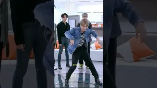 That's Why Jimin And Jhope Are Called Dancing Machines 😱 Wait For Suga's Reaction 🤣 #shorts#jimin