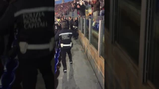 Il mitico vigile giallorosso : Lazio - Roma 0-2   4/12/2016 ma che sete venuti a fà !!