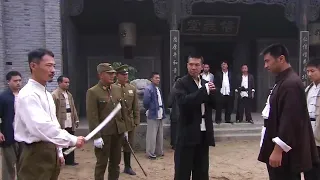 日本武士與功夫高手的對決！中國高手更勝一籌，用一招打敗日本武士！