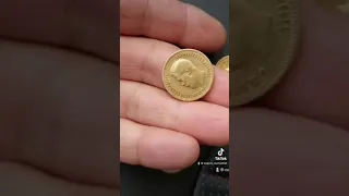 Золотые монеты червонцы