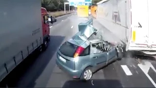 Schokkende crash met vrachtwagens